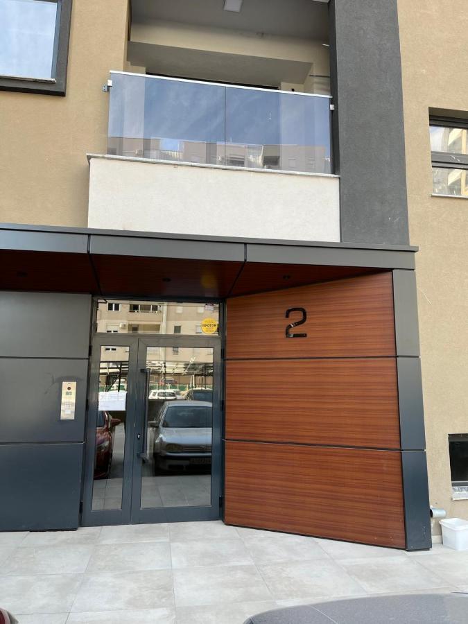 Porta Leks Apartment, Self Check-In, Own Parking Skopje Esterno foto