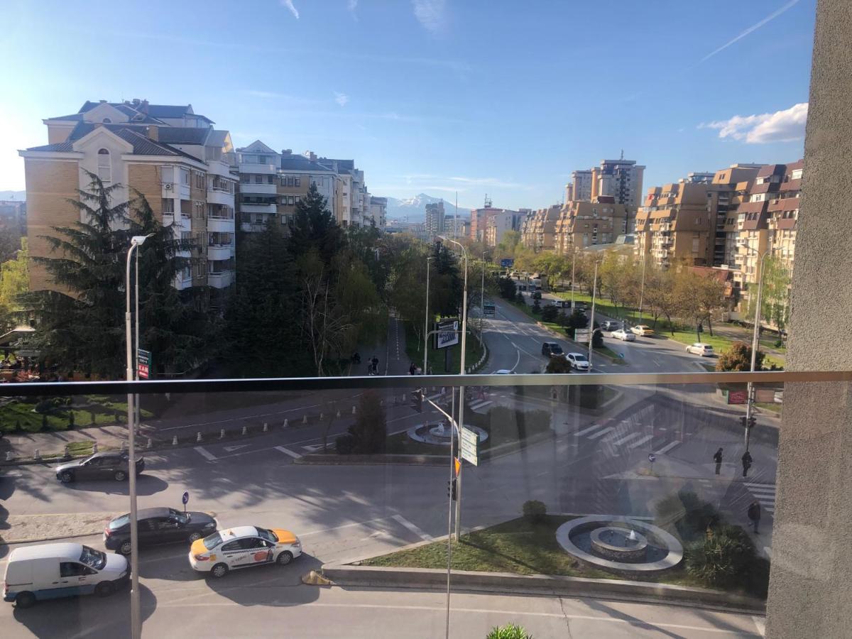 Porta Leks Apartment, Self Check-In, Own Parking Skopje Esterno foto